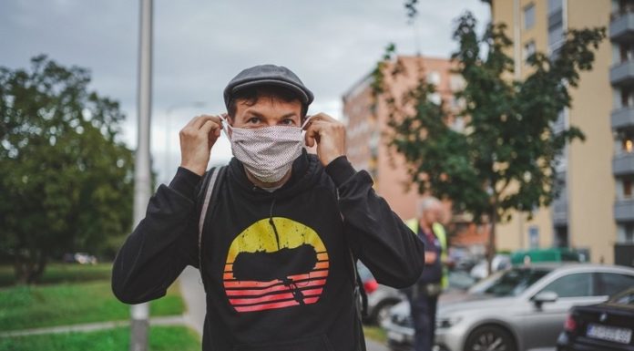 Policja: Nie będzie taryfy ulgowej; osoby, które nie będą miały maseczek, muszą się liczyć z mandatem do 500 zł
