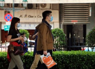 Wiceminister zdrowia: Widać, że IV fala epidemii się rozpędza