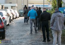 Koronawirus. Kolejki po wymaz przy bocheńskim szpitalu