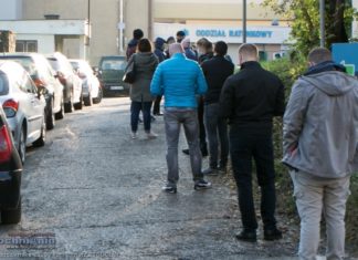 Koronawirus. Kolejki po wymaz przy bocheńskim szpitalu