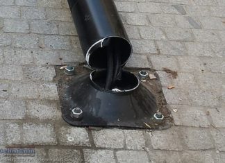 Bochnia. W latarnię na ul. Wolnica uderzył dostawczak. To nie pierwszy taki incydent