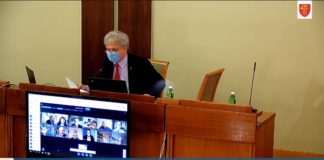 Sesja Rady Miasta Bochnia z problemami technicznymi. Przewodniczący: „To jest żenujące” – WIDEO