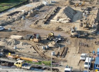 W Bochni trwa budowa drugiej „Biedronki”. Parking przy sklepie pomieści 95 pojazdów