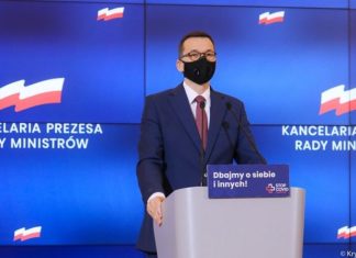 Nowe obostrzenia: Andrzejki, Boże Narodzenie i Sylwester do 5 osób