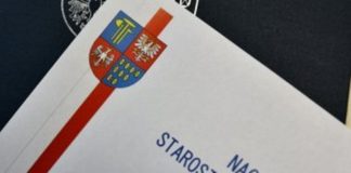 Nagrody dla dyrektorów i nauczycieli powiatowych szkół