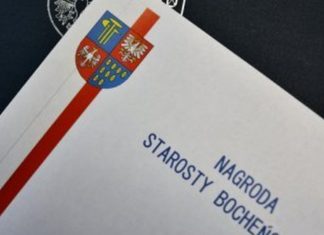 Nagrody dla dyrektorów i nauczycieli powiatowych szkół