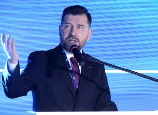 Prezes PAP: „Wystarczy wyłapywać fake news i nie podawać ich dalej, by powstrzymać infodemię”