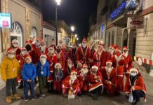 Bochnia. Bieg Mikołajów w czasach pandemii. Paczki trafiły do DPS i Domu Dziecka