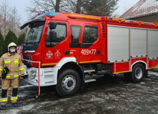 „Bitwa o wozy”. Nowy samochód strażacki trafił do OSP Łąkta Górna