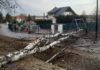 Kolejka. Drzewo upadło na deptak i plac zabaw – ZDJĘCIA