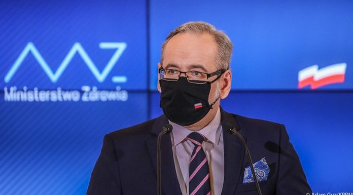 ? PILNE! Rząd wprowadza lockdown od 28 grudnia: znów zamknięte galerie handlowe i hotele