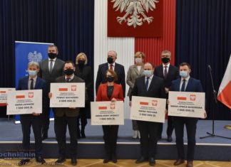 Wręczono czeki potwierdzające przyznanie dofinansowania z RFIL