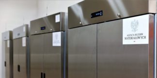 Zamrażarki z Bochni pomogą przechowywać szczepionki na COVID-19