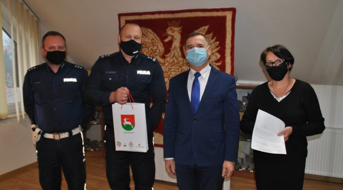 Nowoczesny alkomat przekazany brzeskiej policji