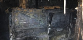 Pożar w Starym Wiśniczu. Spłonął warsztat i samochody