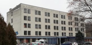 Strzelnica klubu „Promień” w dawnym hotelu Florian. Budynek nadal na sprzedaż