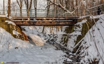 Ulica Parkowa. Czy mostek nad Babicą doczeka się remontu?