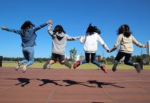 Rząd znosi zakaz. W ferie dzieci nie będą musiały siedzieć w domach