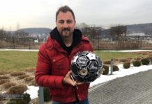 Aukcje dla WOŚP: Kartonowa piłka od Werner Kenkel z autografem Jerzego Dudka!