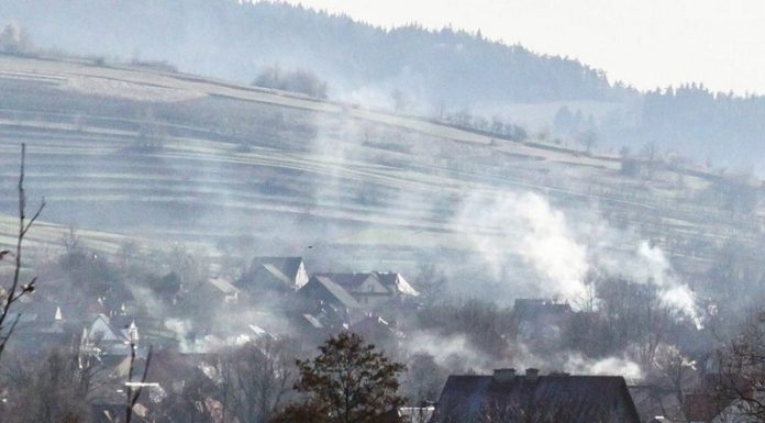 Fatalna jakość powietrza w regionie. W Bochni normy przekroczone niemal 15-krotnie!