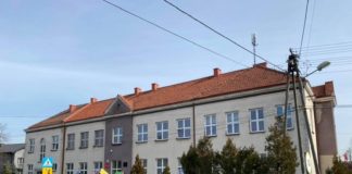 Gmina Bochnia: Wójt podpisał umowy na termomodernizację budynków szkół