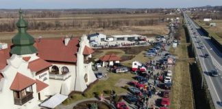 Rzezawa. Charytatywny kiermasz dla Marcelka przy Hotelu Kasztel – WIDEO