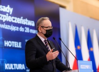 Niedzielski: nie można wykluczyć kolejnych obostrzeń, bo „oswoiliśmy sobie Covida”