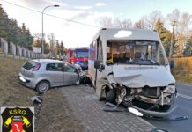 Wypadek busa w Kopalinach. Trzy osoby poszkodowane