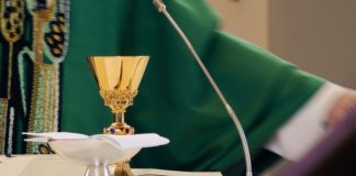 Diecezja tarnowska na tle zmian w Kościele w Polsce. Wciąż lider praktyk religijnych