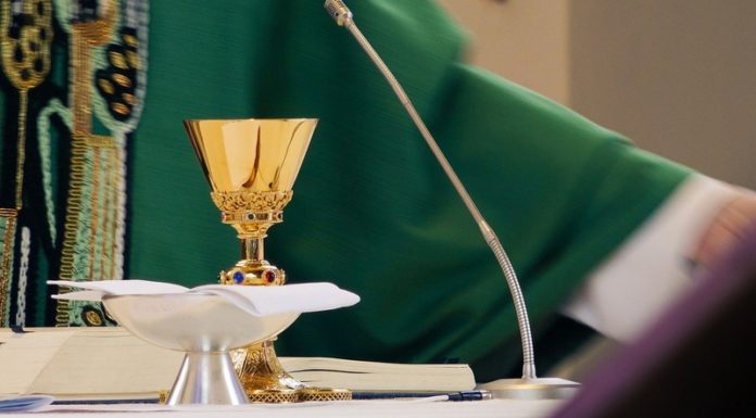 Łąkta Górna. Parafianie bronią proboszcza w liście do biskupa