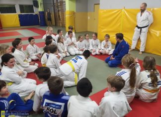 Młodzi judocy konsultowali się z Tomaszem Kowalskim