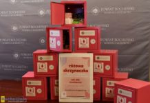 Różowe skrzyneczki w szkołach Powiatu Bocheńskiego