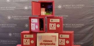 Różowe skrzyneczki w szkołach Powiatu Bocheńskiego