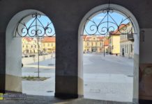 Nowy rynek, stare problemy. Radny interweniuje w sprawie pijących tanie wina: „Leją po bramach, gdzie popadnie”