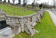 Bochnia. 100-letni mur na cmentarzu przy ul. Orackiej grozi zawaleniem