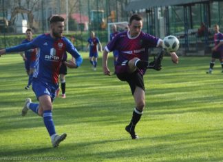 Nożna. Remis BKS w Barcicach