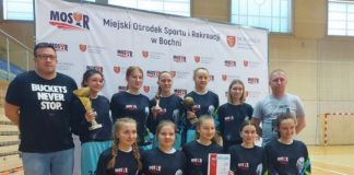 Koszykówka. W kategorii U15K Bochnia także w półfinałach