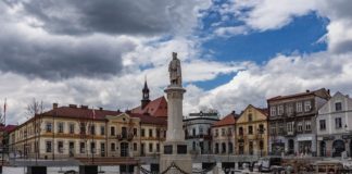 Rewitalizacja. Tablice z błędami będą poprawione, a asymetria schodów jest… celowa