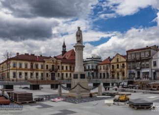 Rewitalizacja. Tablice z błędami będą poprawione, a asymetria schodów jest… celowa