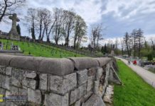 Walący się mur na cmentarzu. W tym roku tylko prace zabezpieczające?