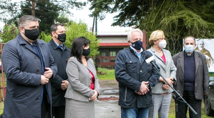 Cerekiew. Starosta niespodziewanie pojawił się na konferencji PiS i przypomniał: „Zgoda buduje, niezgoda rujnuje”