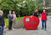 Bochnia. Serce na nakrętki przy Tężni