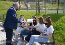 Bochnia. 230 flag na 230. rocznicę Uchwalenia Konstytucji 3 Maja