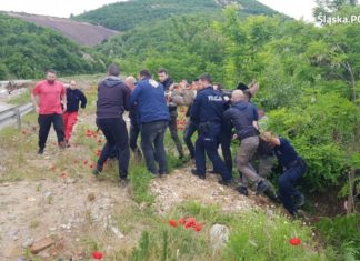 Bocheński policjant wśród ratujących serbskiego motocyklistę, który po wypadku 5 dni leżał za drogą