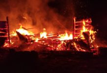 Pogwizdów. Pożar stodoły gasiło kilkudziesięciu strażaków – ZDJĘCIA