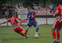 Nożna. Okazałe wyjazdowe zwycięstwo BKS. Hat-trick Harveya Browne’a – ZDJĘCIA