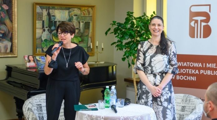 Biblioteka: Spotkanie z Ałbeną Grabowską – ZDJĘCIA