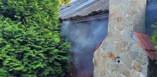 Pożar pustostanu w pobliżu hotelu i siłowni w Bochni