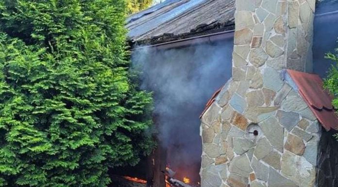 Pożar pustostanu w pobliżu hotelu i siłowni w Bochni