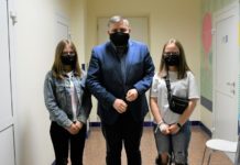 Szpital. Prezenty od starosty na Dzień Dziecka